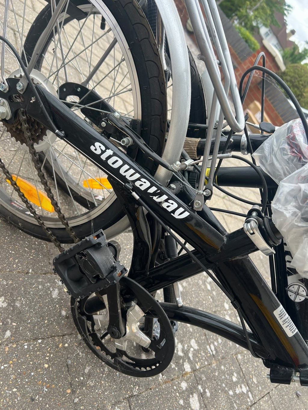 Ventura Stowaway Folding bike New Still Wrapped Slight Mark See Pics