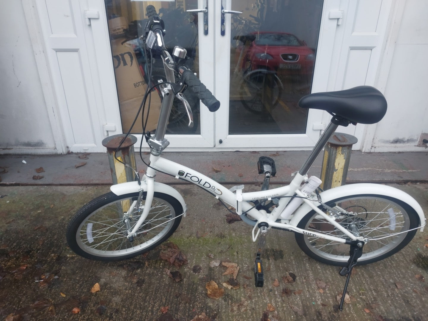 BRAND NEW SAXON FOLD UP BIKE 20 INCH WHEELS