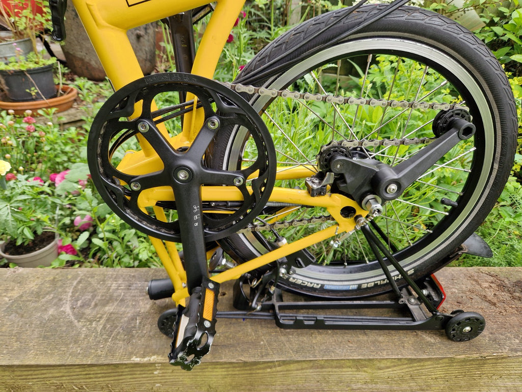 Brompton C Line 6 speed/Rack  Explore, Bumblebee Yellow/Black Mudguards LED