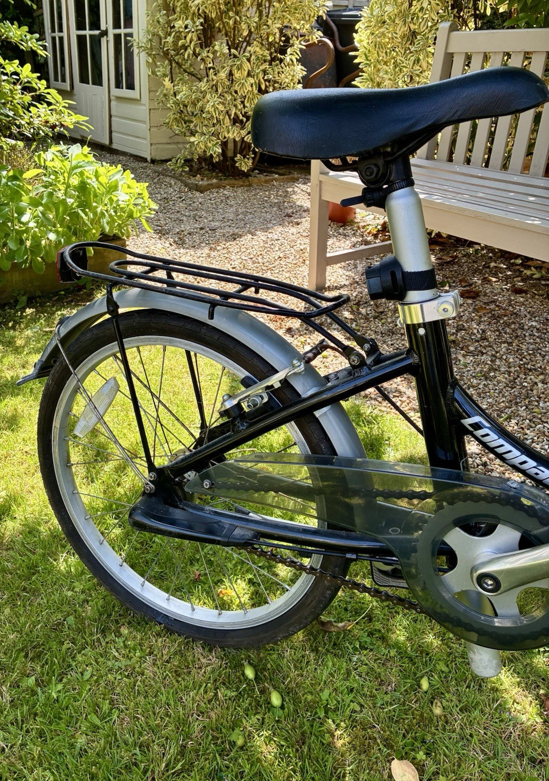 Saracen Compact Folding Bike 20in 3 Speed Black/Silver Rack Mudguards V-Brake