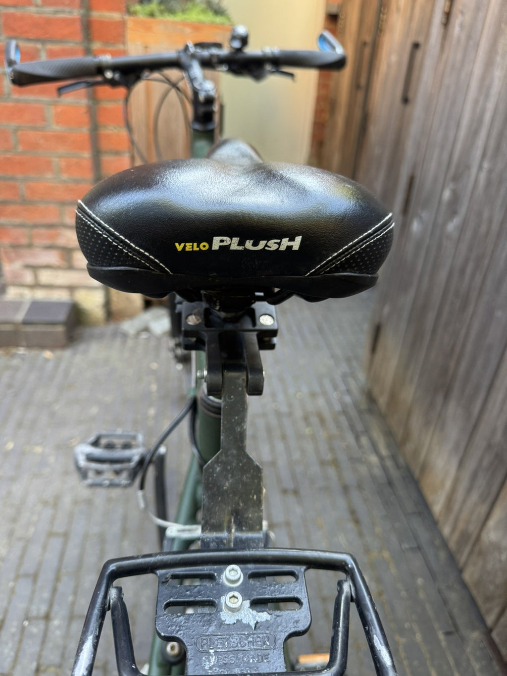 MONTAGUE FOLDING BIKE 26” WHEELS MATT GREEN