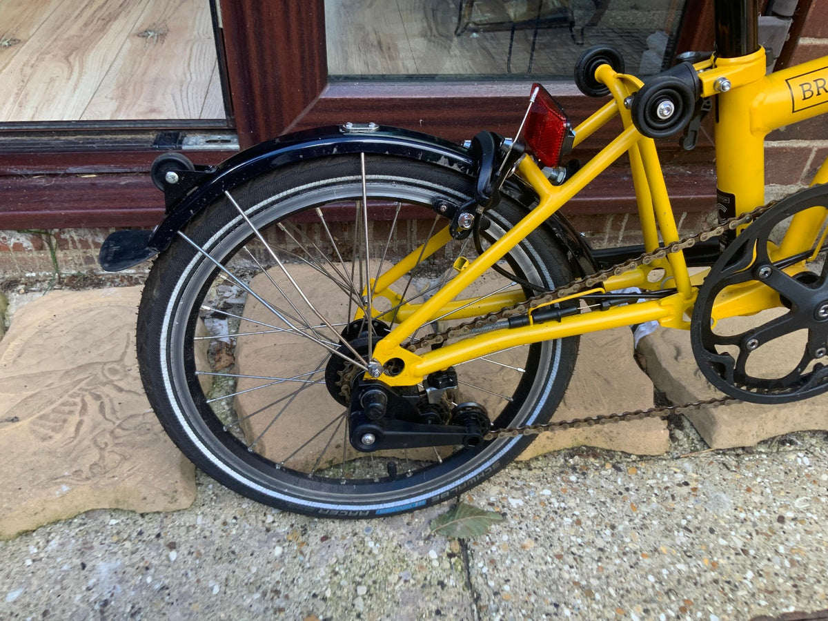 Brompton C Line 2 Speed 2023 Mid Handlebar - Yellow - Excellent Condition