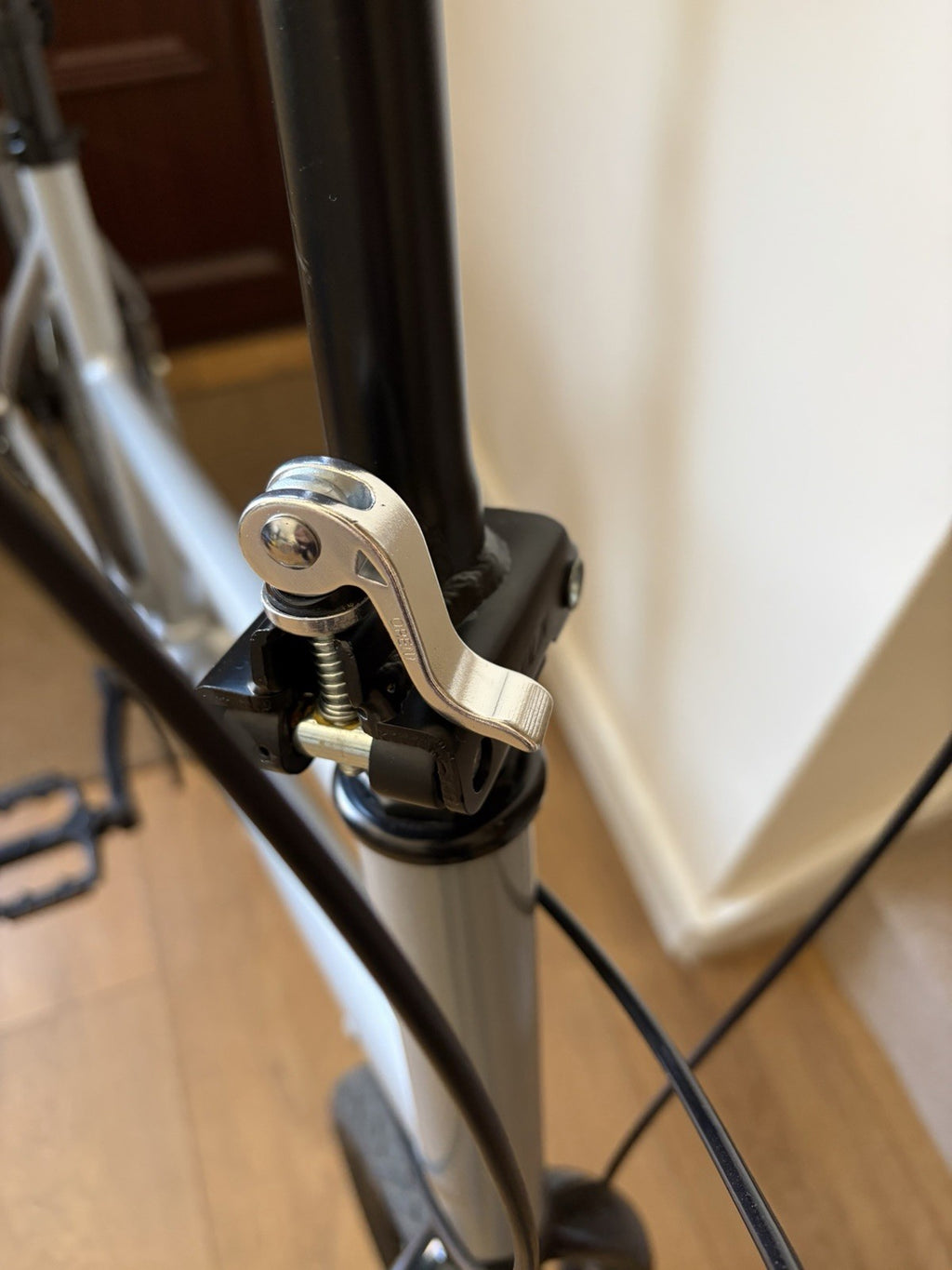 Mini Velo Folding Bike (Challenge Urban Camper) 20” Wheels 6 Speed Commuter