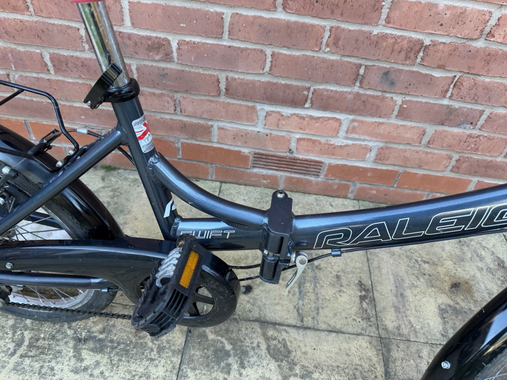 Blue Folding Raleigh Swift Fold up  Frame 6 Gears Revoshift 20” Wheels