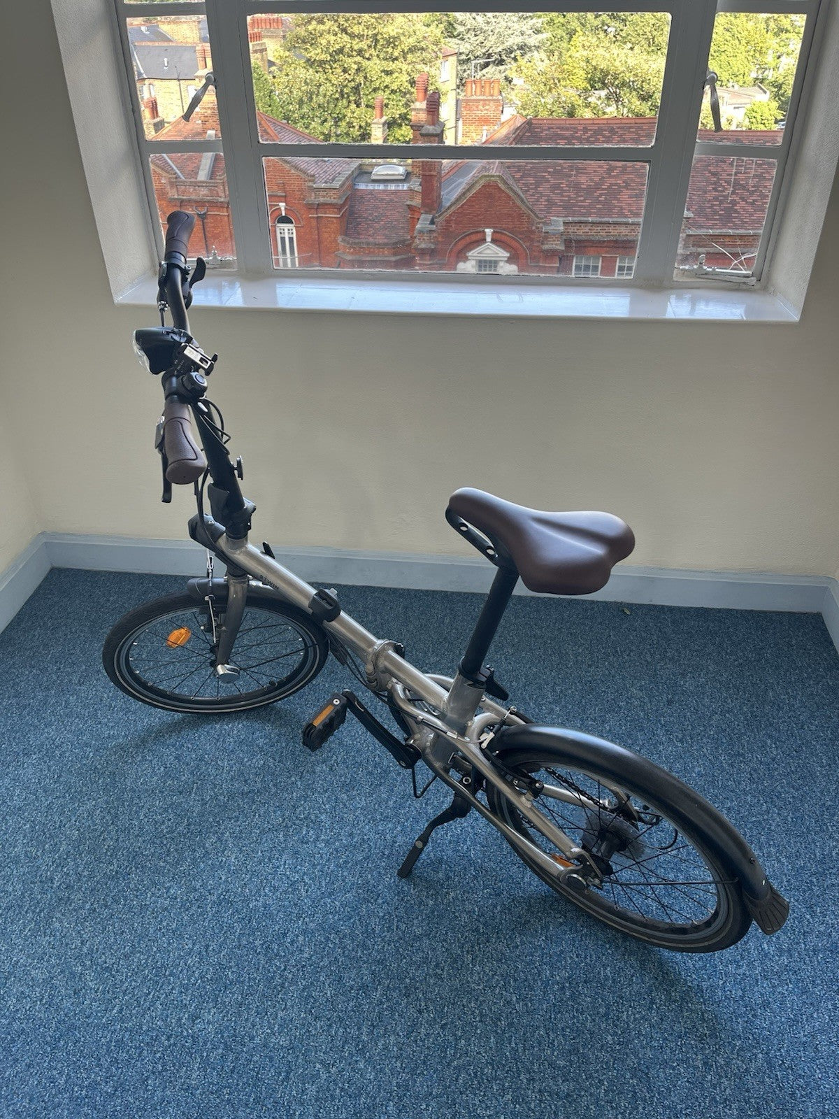 B’TWIN 560 Fold Bike 20in 9-Speed - includes lights, phone holder and pump