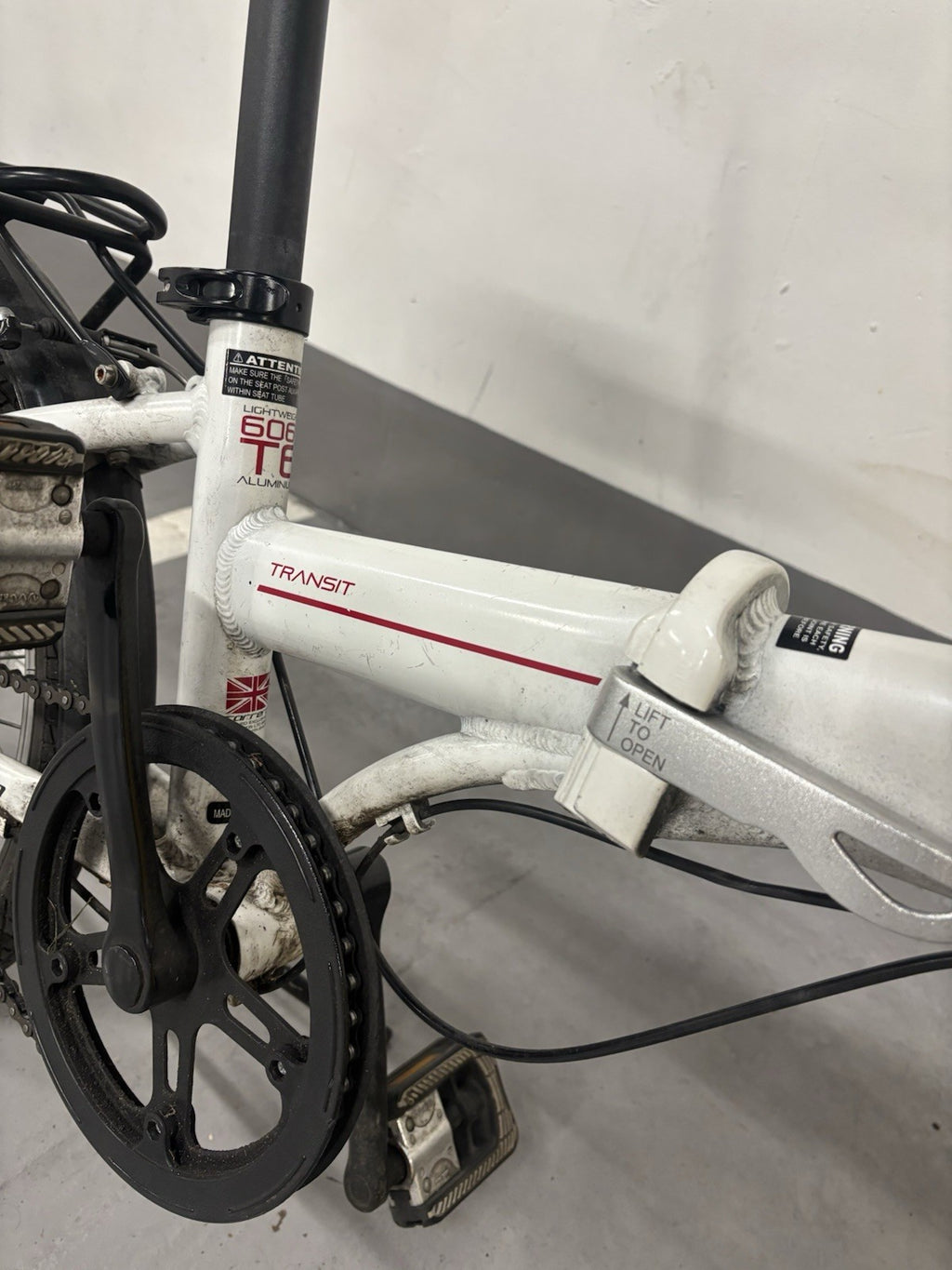Carrera Transit Lightweight Folding Bike 6061 T6 Aluminium White Colour