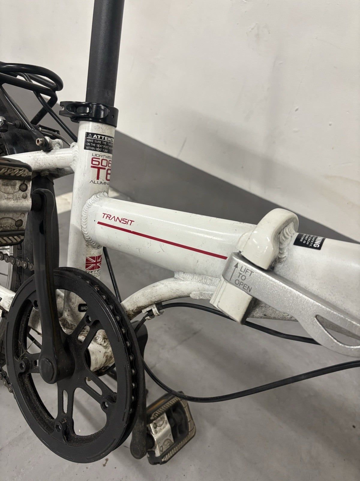 Carrera Transit Lightweight Folding Bike 6061 T6 Aluminium White Colour