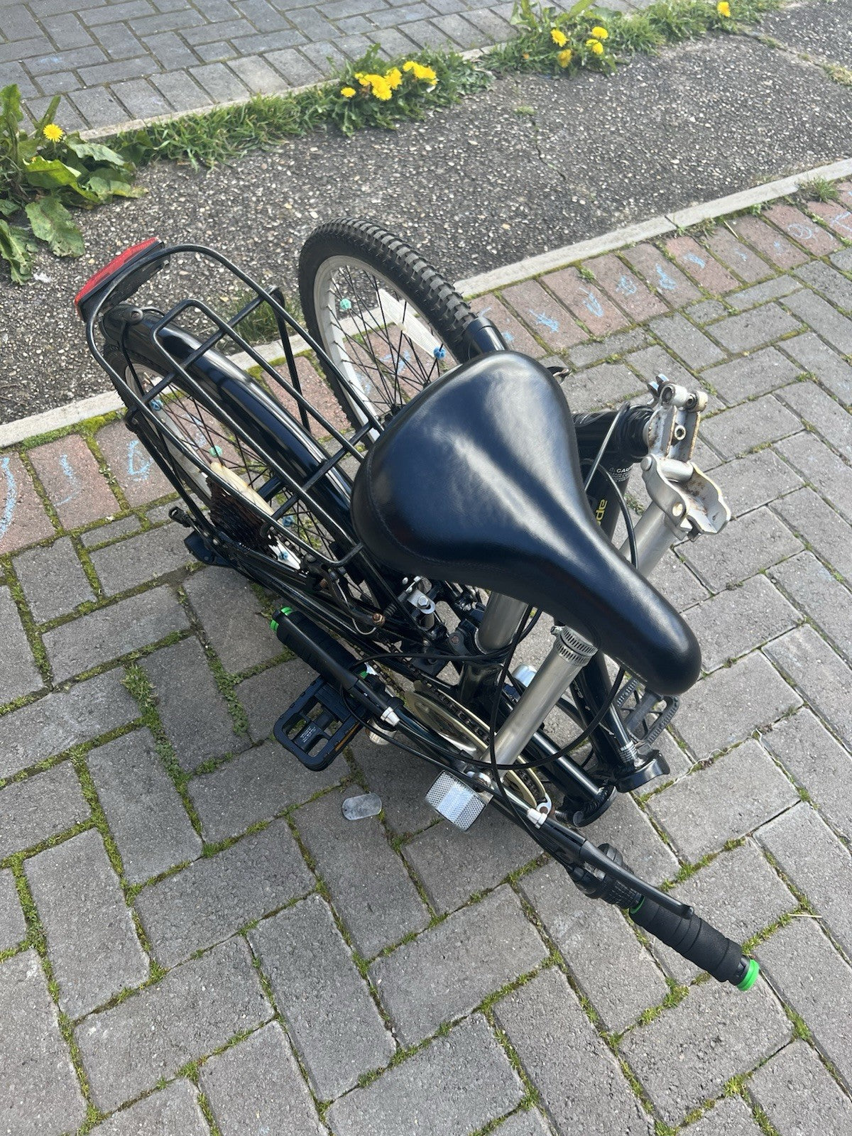 Apollo Contour folding bike