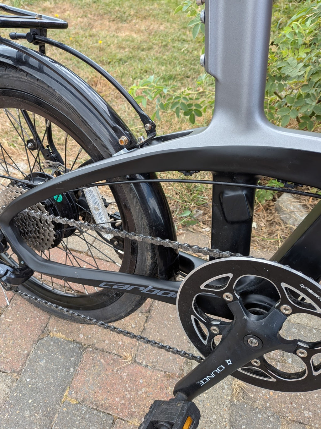 FURO Systems Folding Bike 20in 9-Speed Hydraulic Disc Brakes Rack Grey/Black