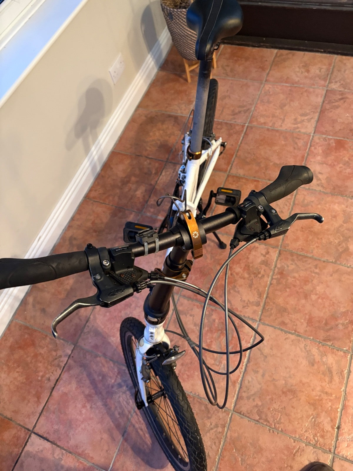 dahon vitesse p18 folding bike. Great bike for commuting. In good condition.