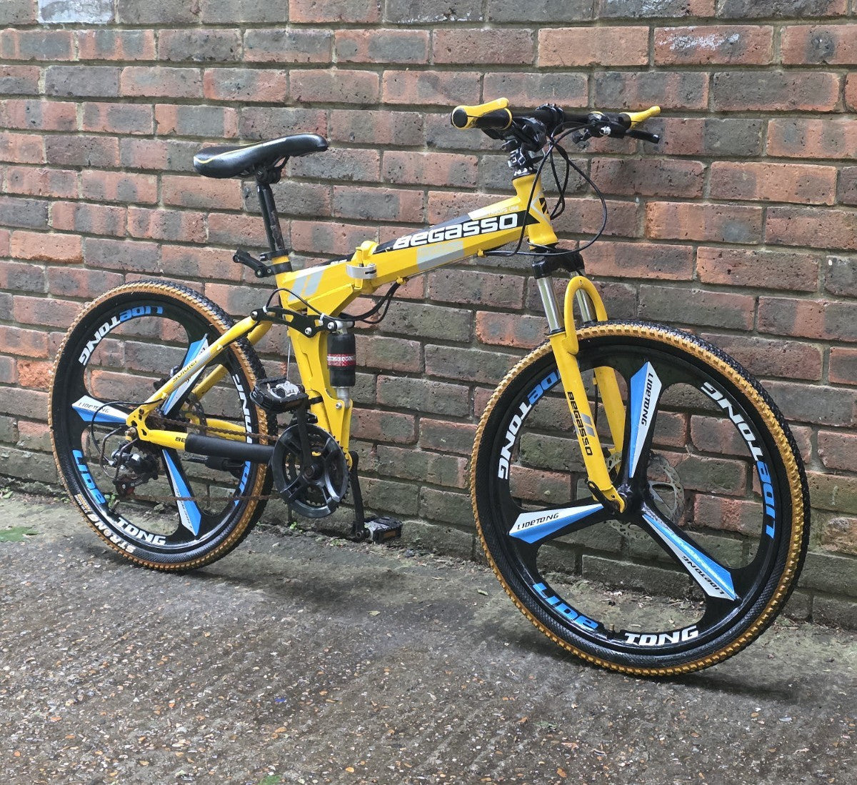 BEGASSO SOLDIER FOLD UP MOUNTAIN BIKE (42cm FRAME SIZE w/ 24" WHEELS)