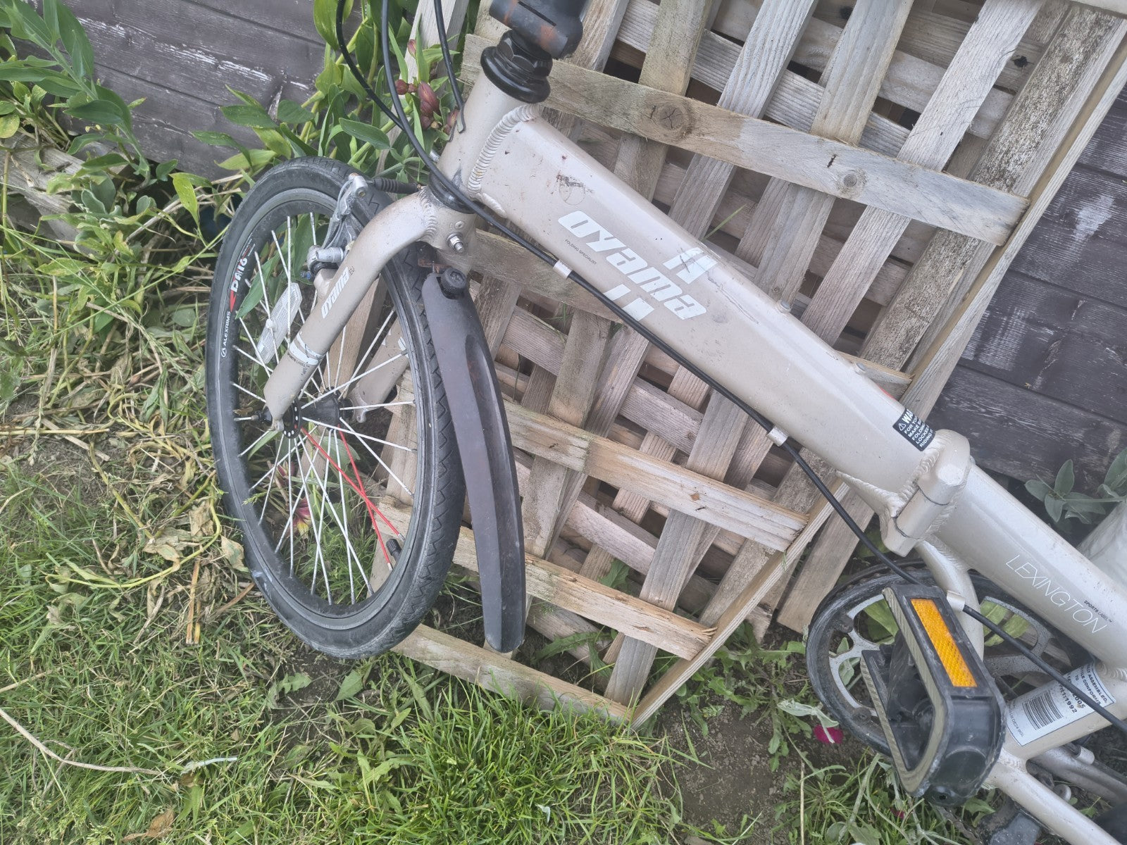 Oyama Lexington Dahon Style Light Aluminium Folding Bike Cycle 8 Speed Alex DA16