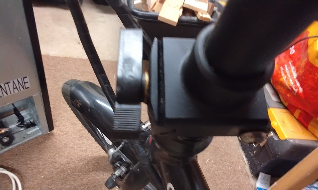 Connect 20 Inch Wheel Folding E Bike. Excellent Condition.
