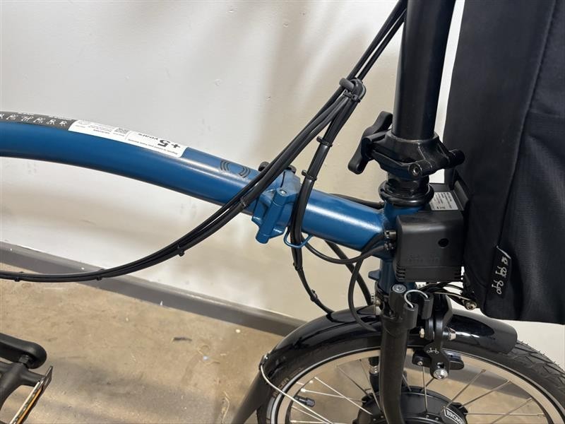 Brompton Electric C Line 4 Speed Mid Folding Bike - 2023 - Ocean Blue