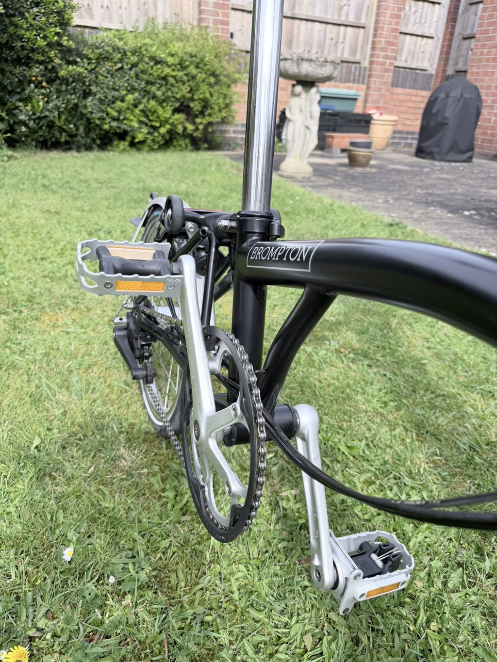 Brompton 2018 M6L folding bike in black. Great condition