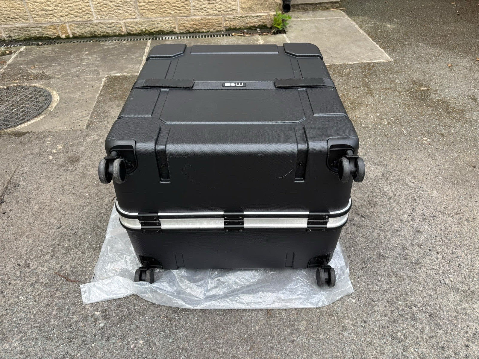 AMAZING BROMPTON B&W GARAGE/BIKE CASE WITH EXTRA SPACE FOR LUGGAGE