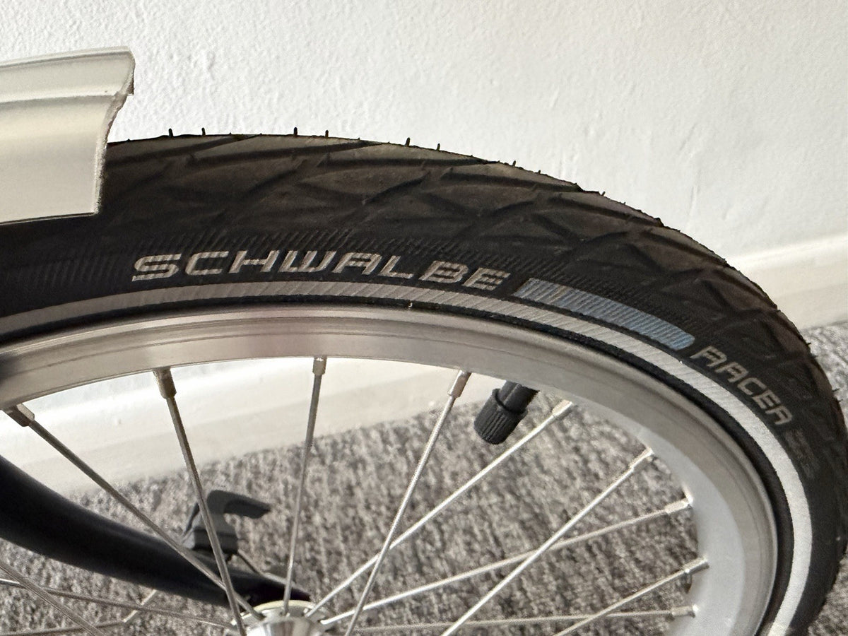 Brompton C Line H6R (6 Speed) folding bicycle - Black (MINT CONDITION!)