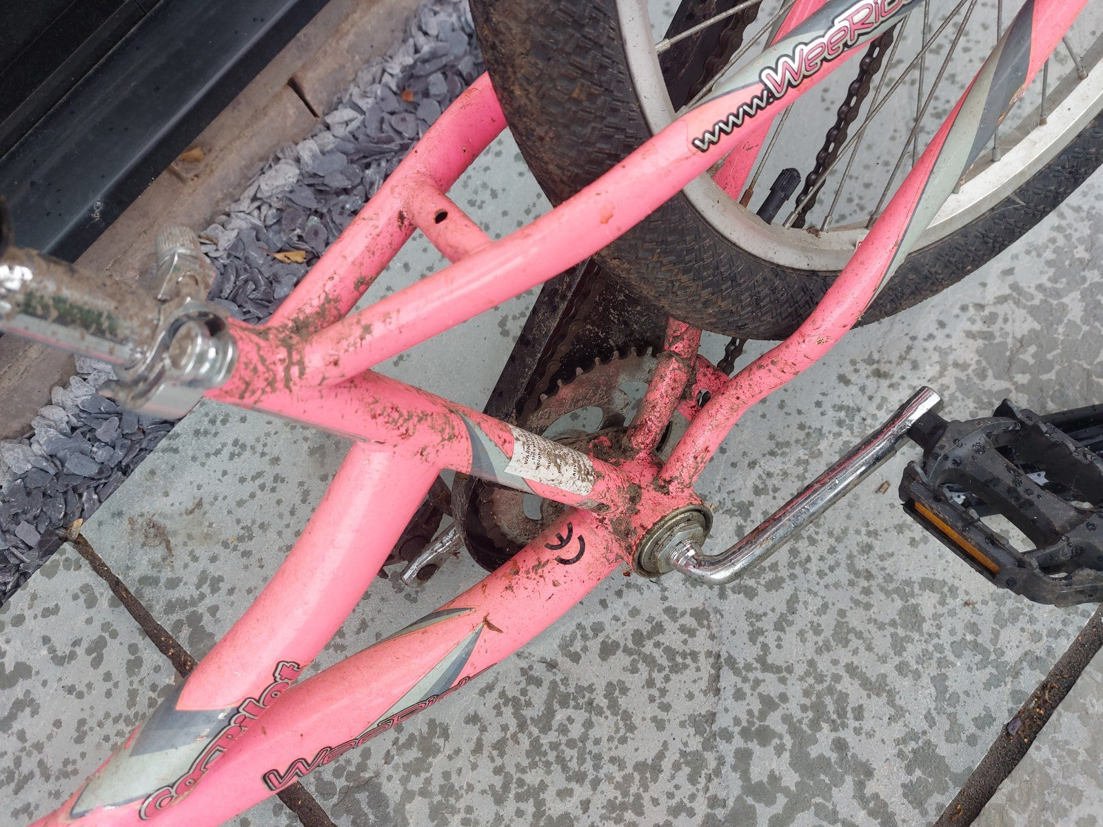 Weeride Co-Pilot 20in Kids Bike Pink 1-Speed Steel BMX Bars Folding Reflectors
