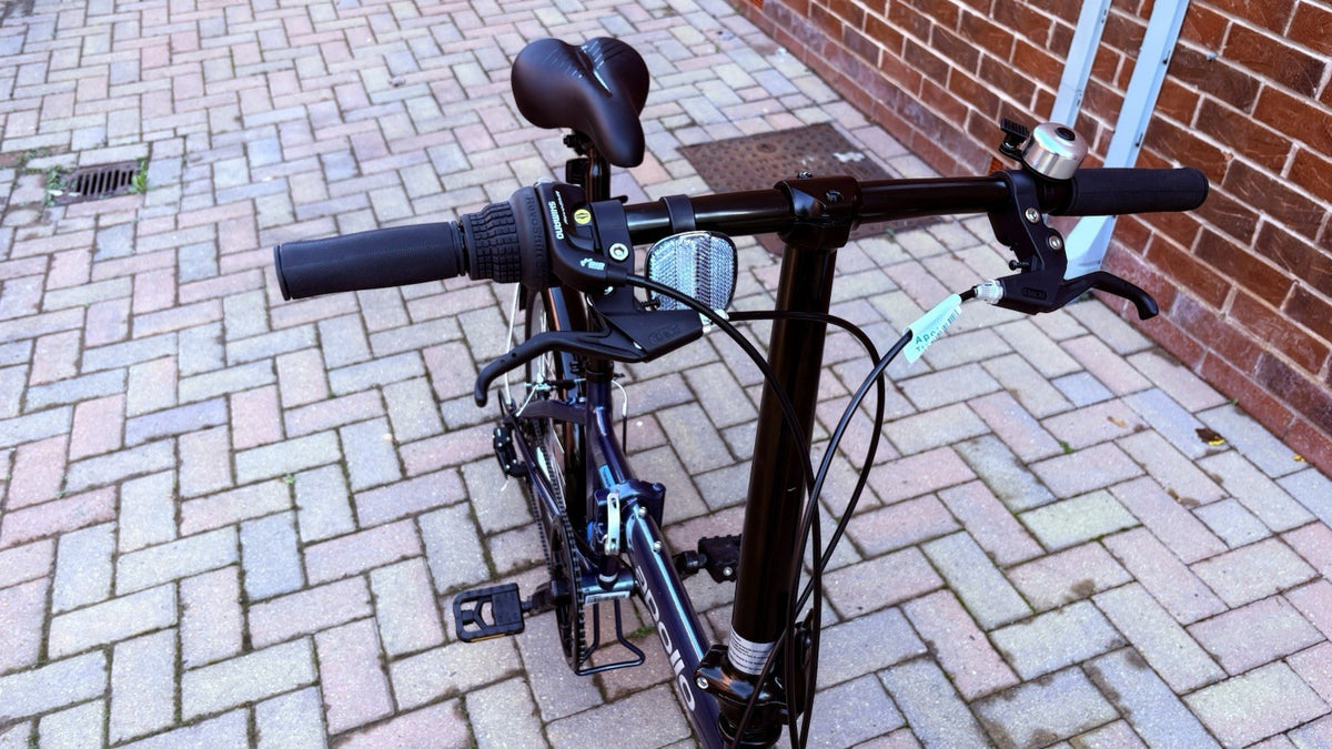 Apollo TranSport 20in Folding Bike Blue/Black Mudguards Reflectors V-Brakes