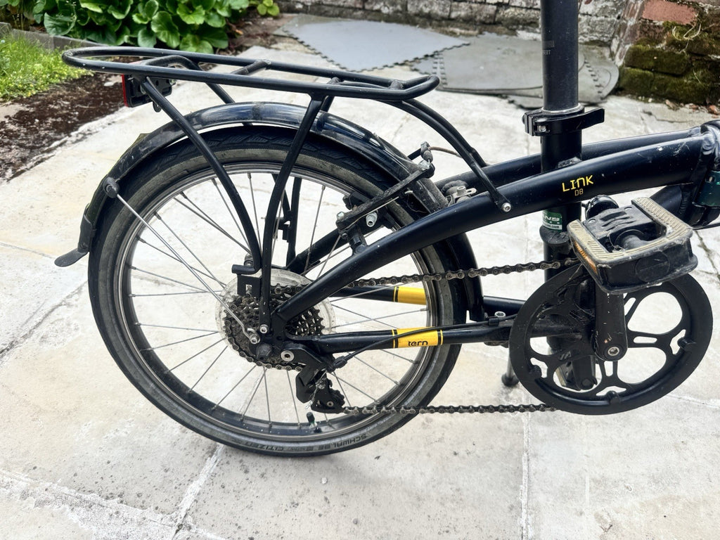 Tern Link D8 Folding Bike – 20” Wheels – 8 Speed – Rear Rack & Mudguards