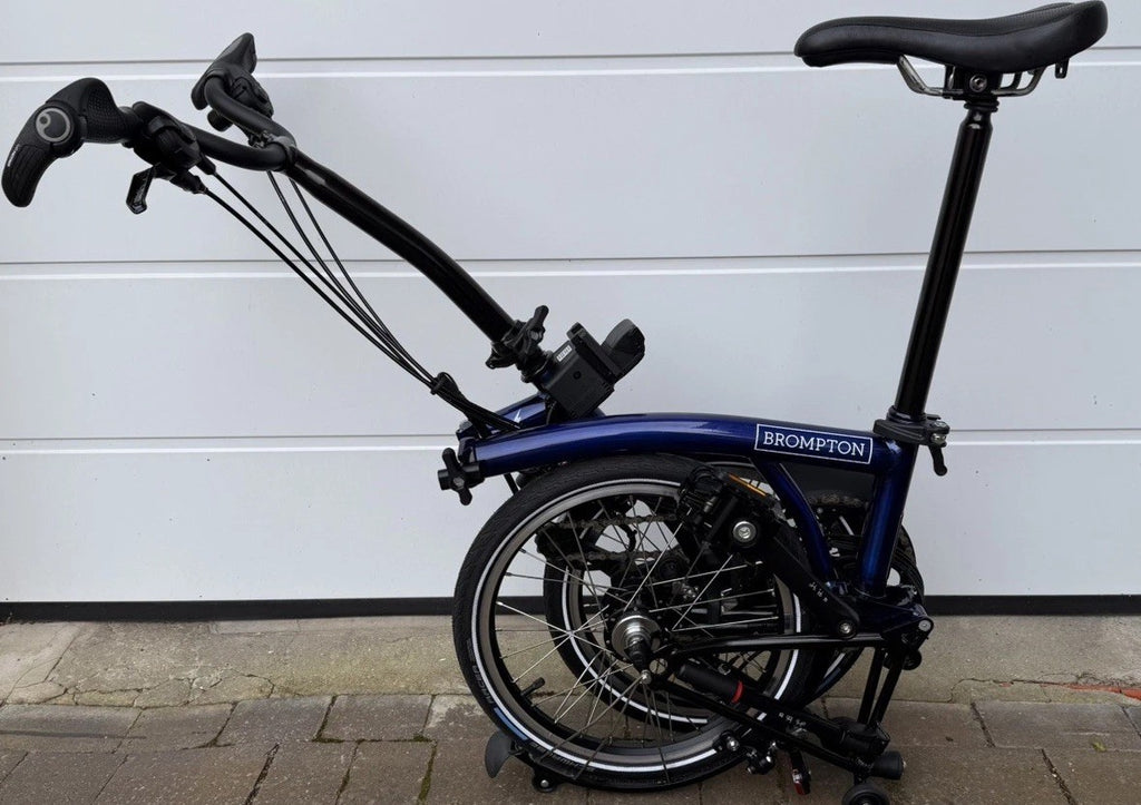 Brompton - C Line E-Folding Bike - M6L -Bolt Blue Lacquer - Near Mint Condition