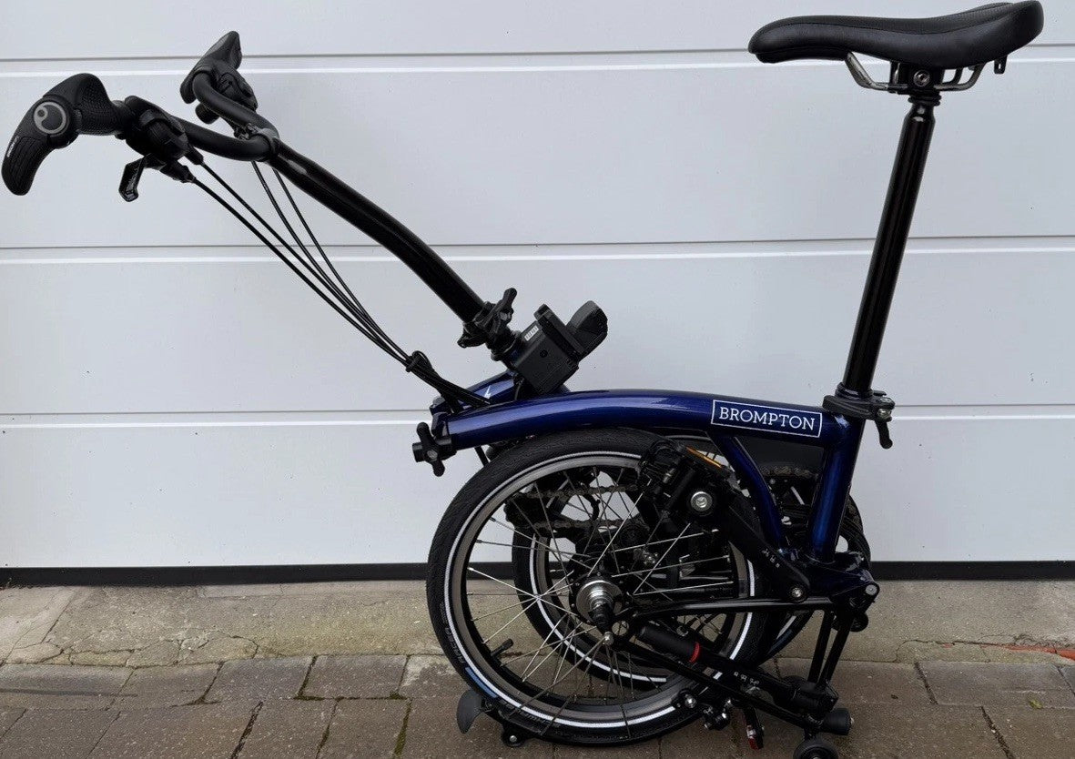Brompton - C Line E-Folding Bike - M6L -Bolt Blue Lacquer - Near Mint Condition