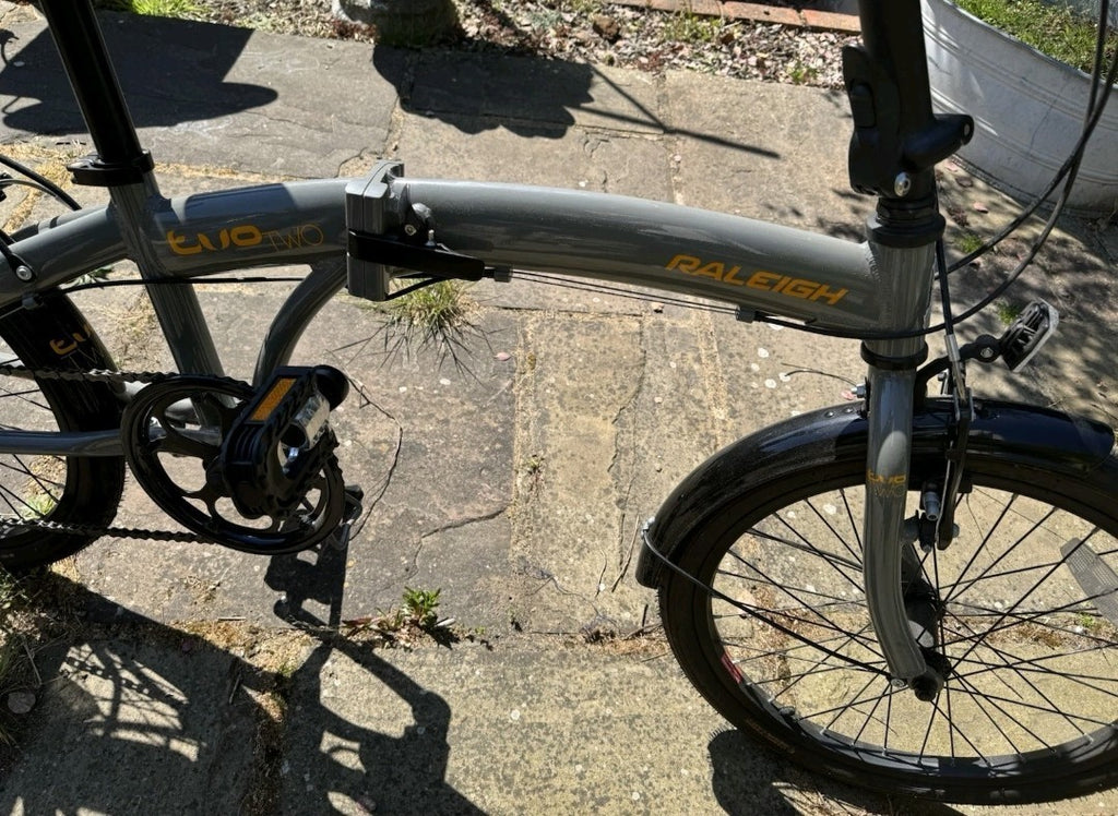 Raleigh Evo 2 Folding Bike 7-Speed Shimano Gears