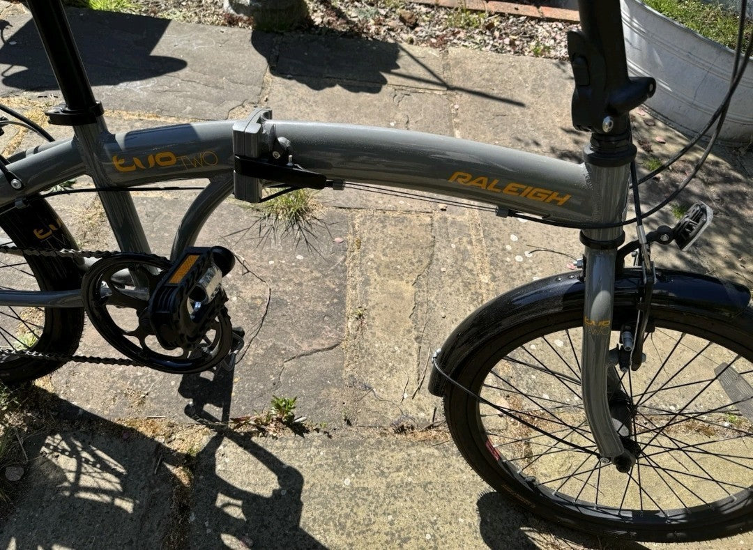 Raleigh Evo 2 Folding Bike 7-Speed Shimano Gears