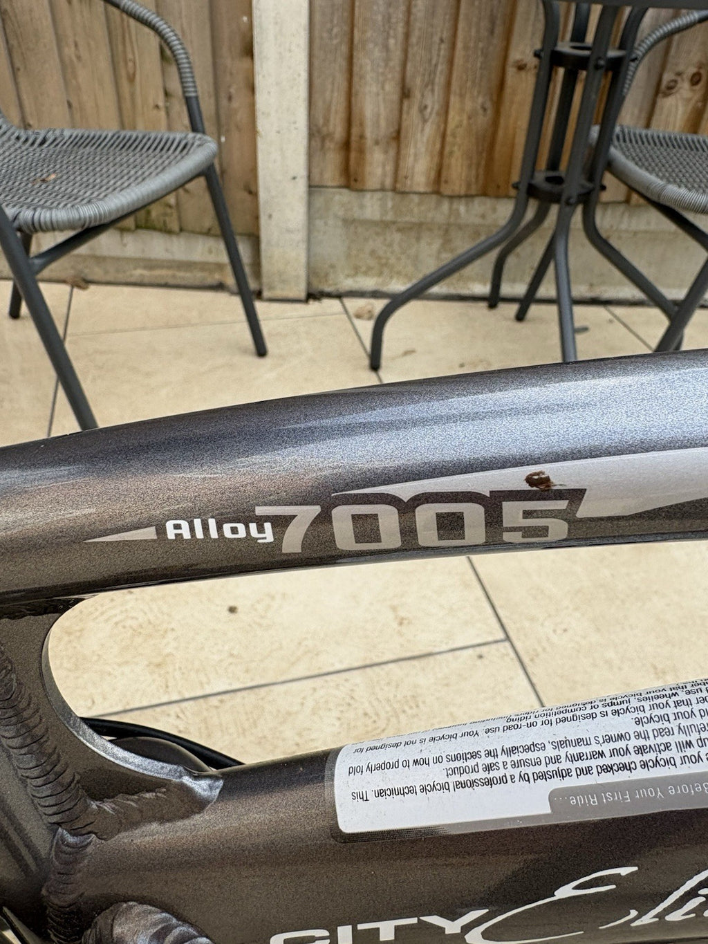 Land Rover Hybrid Bike 700C Alloy Front Suspension V-Brake Mudguards Rack