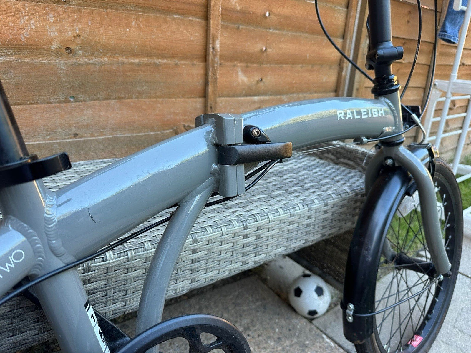Raleigh Evo 2 Fold Up Grey Commuter Bike Excellent Condition Collection Only