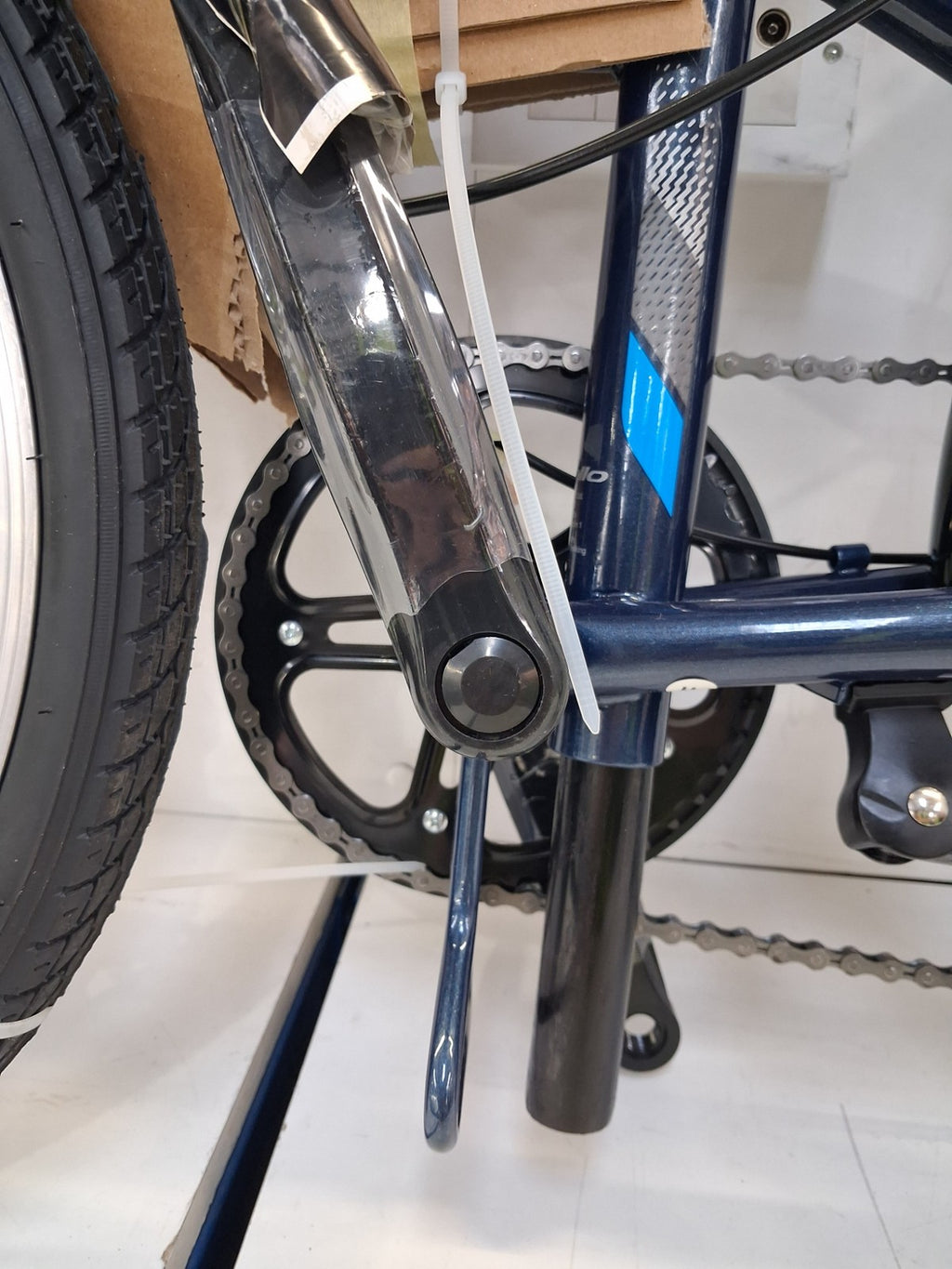 Apollo Transport Compact Folding 20" Wheels Steel Frame 6-Speed Bike - Navy A