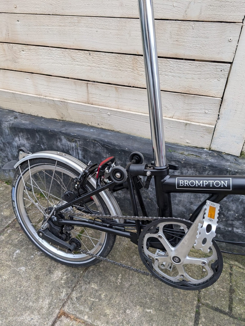 Brompton C Line mid 6 Speed M6L Folding bicycle in Black -used recently serviced