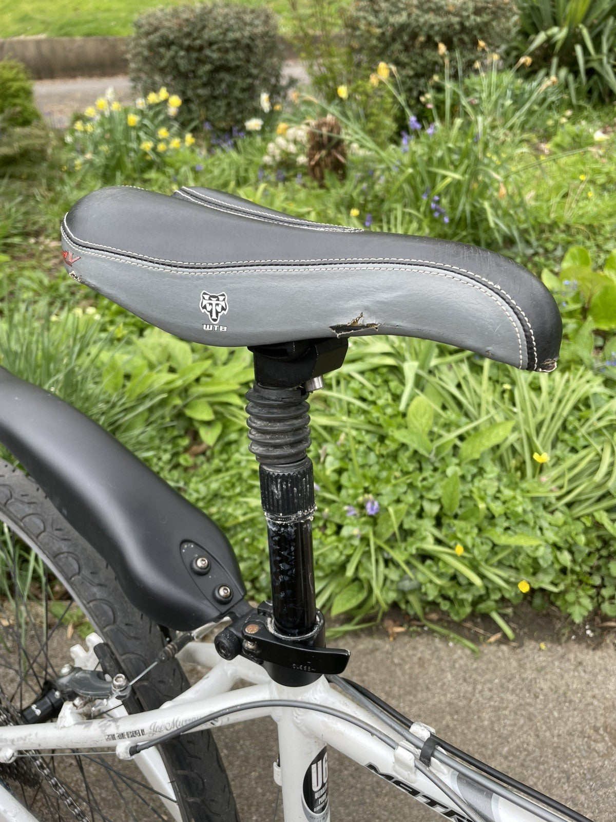 Dahon Folding bikes His and Hers Matrix & Cadenza   Will sell separately.