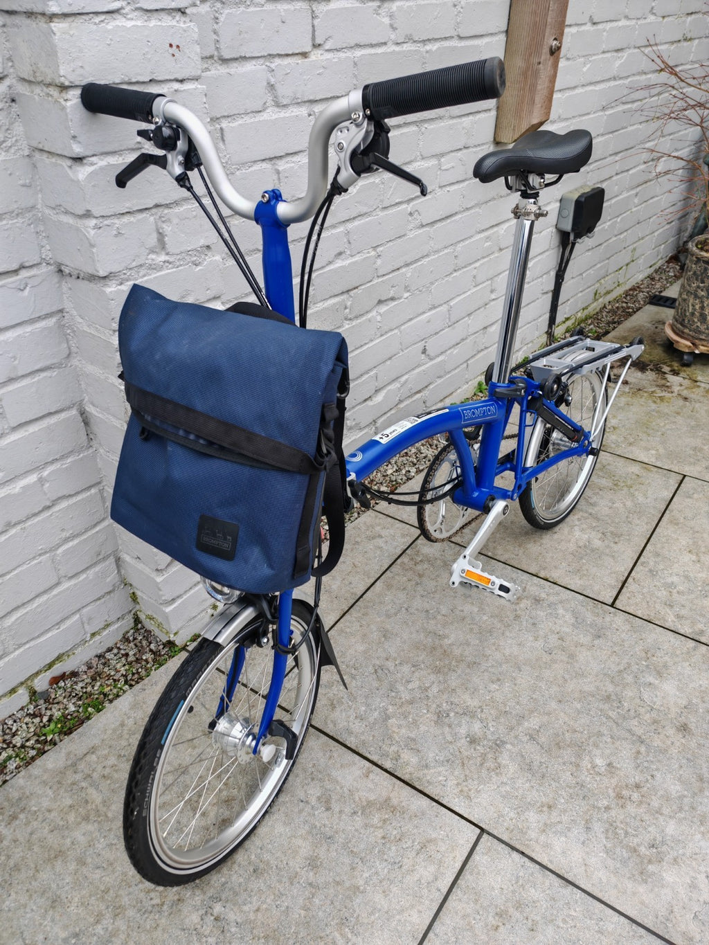Brompton M6R in Piccadilly Blue Folding bike C Line - approx 10miles used
