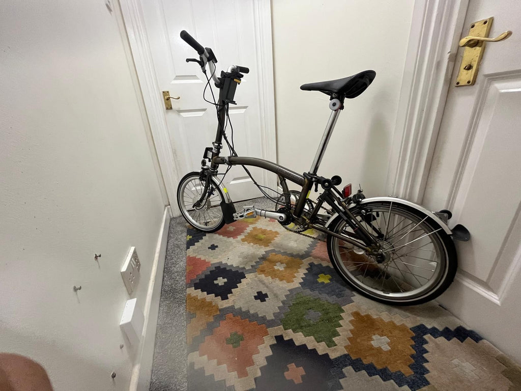 Brompton C Line Mk5, 3-Speed, Mid Handlebars + Swytch Kit – Black, Bare