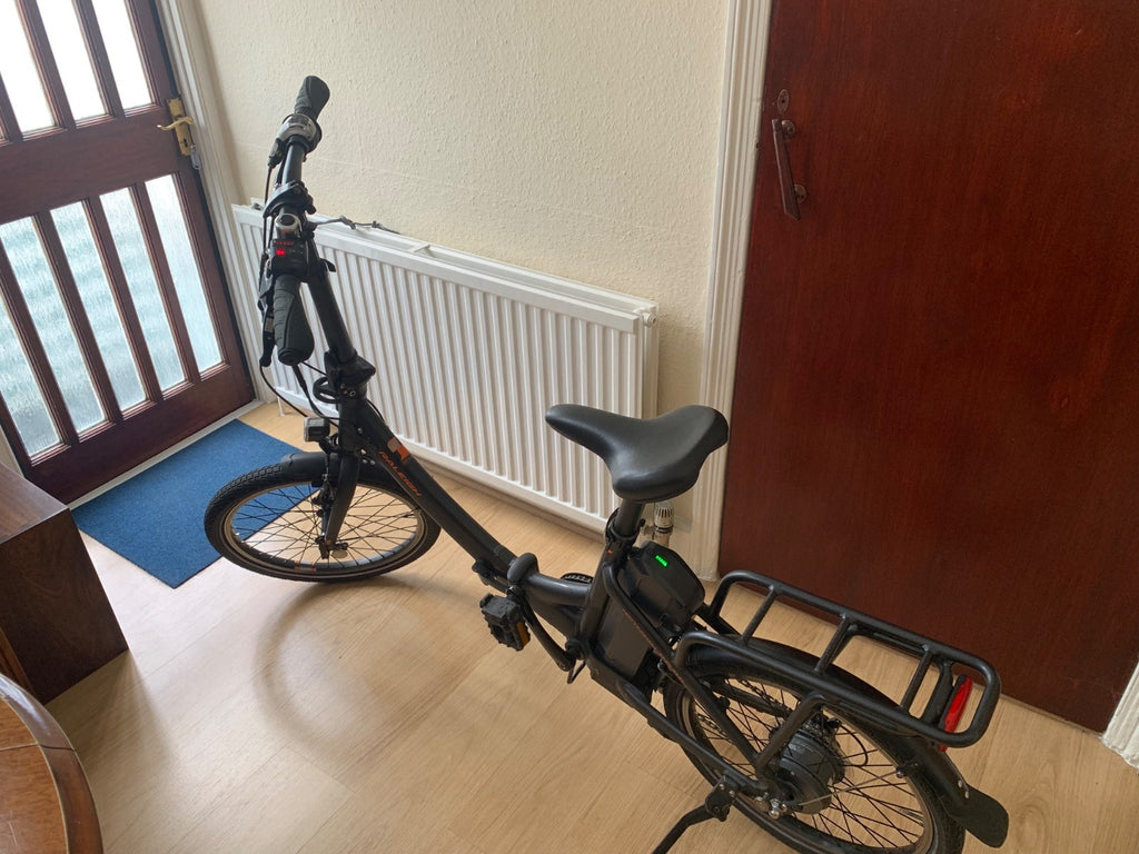Raleigh Stow--E--Way Compact 8-Speed Folding Bike