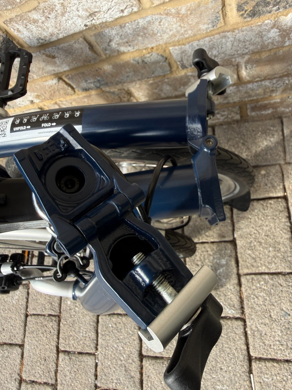 Brompton Tempest Blue 3 Speed Mid C Line M3L - Great Condition - World Shipping