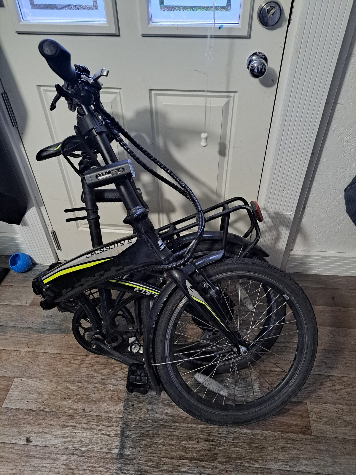 CARRERA CROSSCITY E FOLDING BIKE HARDLY USED IN EXCELLENT CONDITION