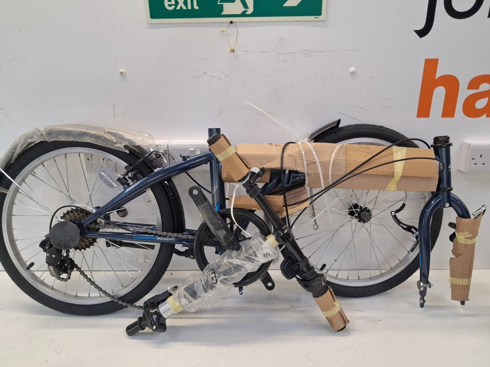 Apollo Transport Compact Folding 20" Wheels 6-Speed Bike - Navy (Dent/Scratched)