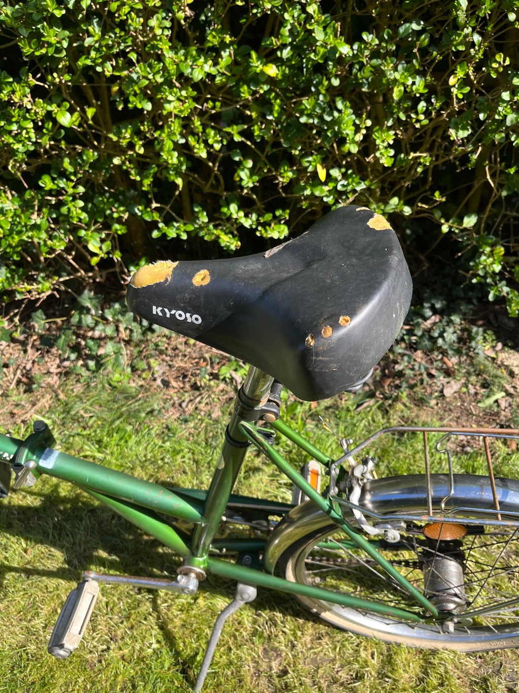 Dawes Kingpin Vintage Folding Bicycle in need of TLC.