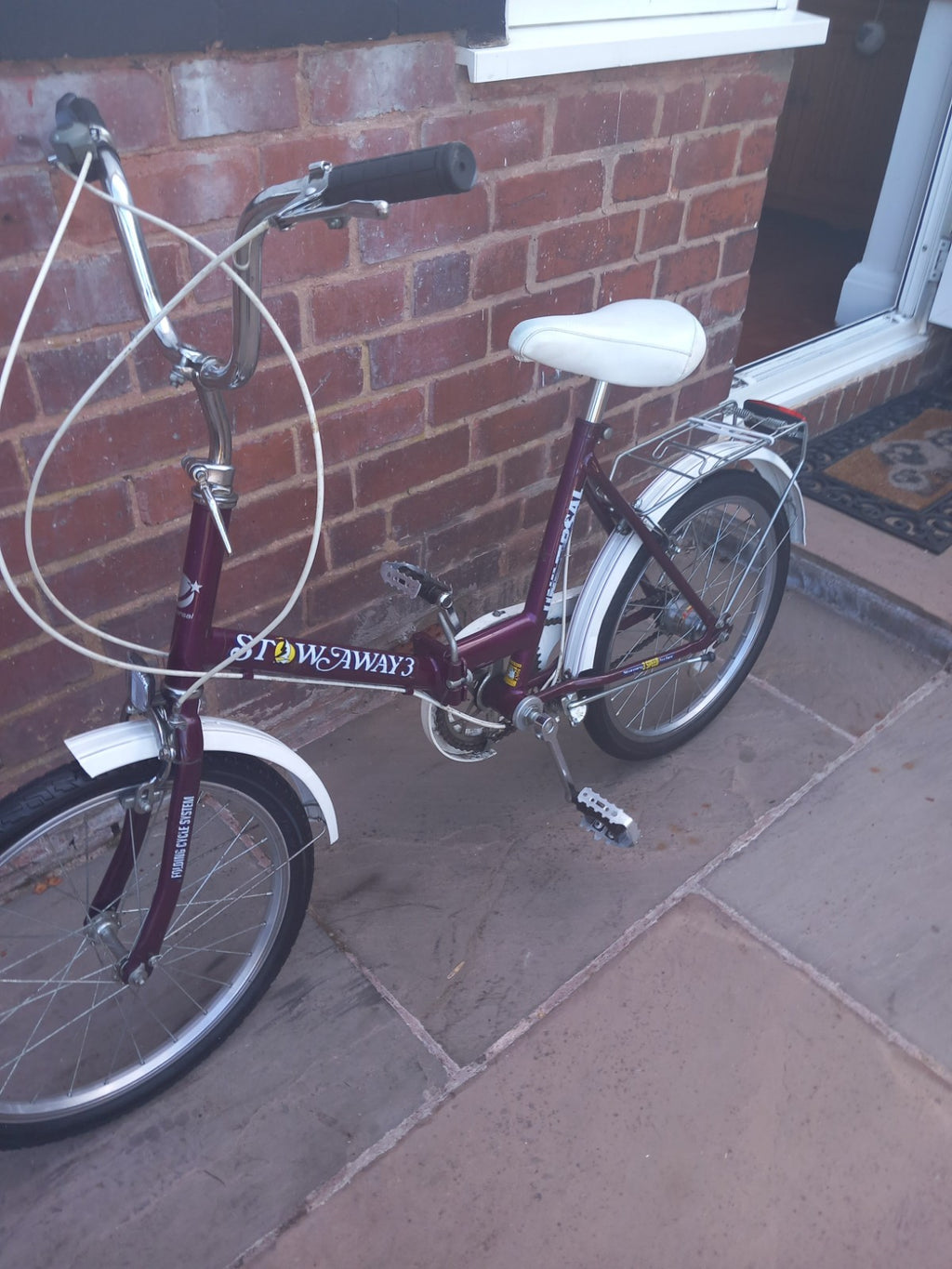 Universal Stowaway Folding Bike 3-Speed, 20" Wheels Excellent Condition