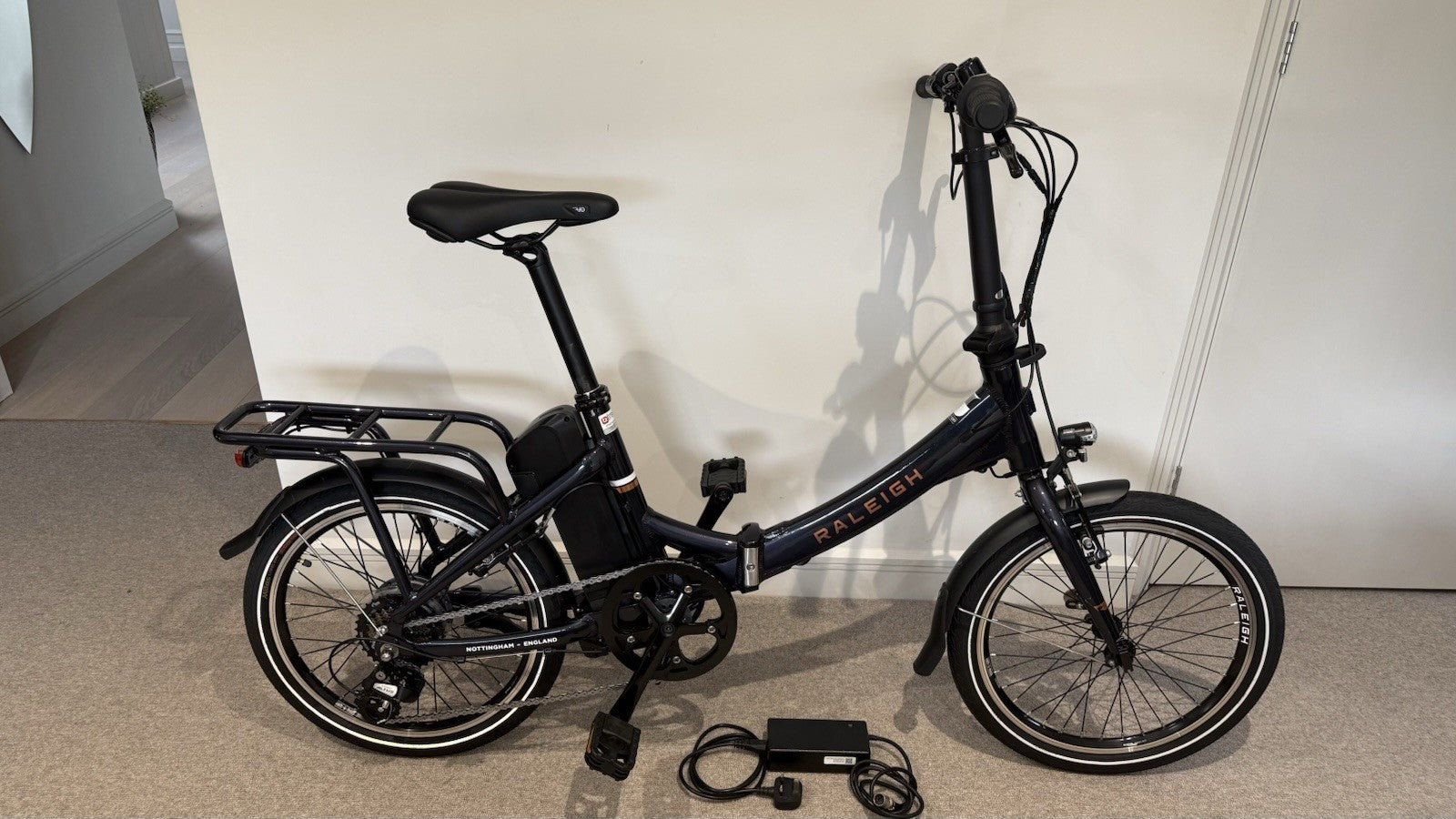 Raleigh stow e way Folding Bike Black