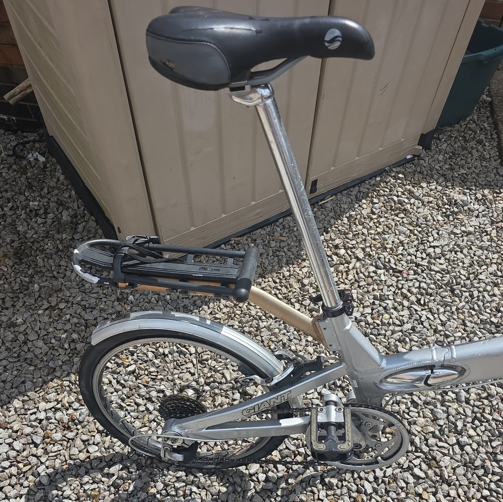GIANT Halfway Folding Bike. 20'' wheels. 7 speed. RRP £600