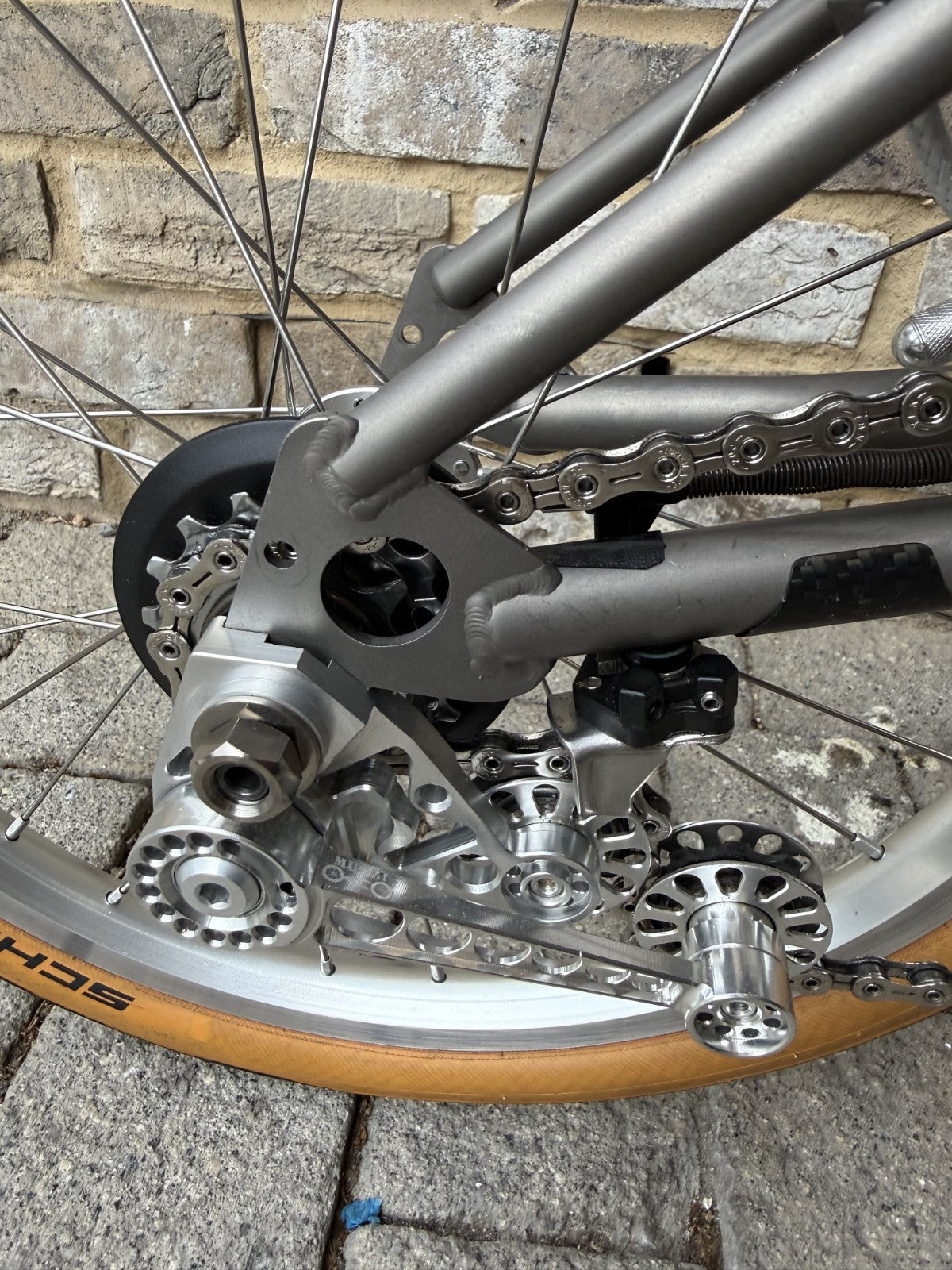 Brompton White Superlight Titanium S2E-X + OVER £400 UPGRADES - WORLDWIDE SHIP
