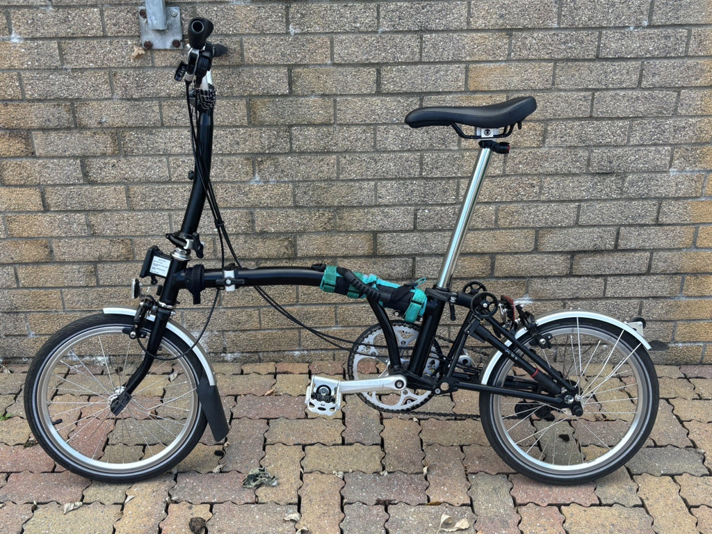 Brompton C Line Urban 2 Speed Black Mid Handlebars 2021 model (purchased 2024)