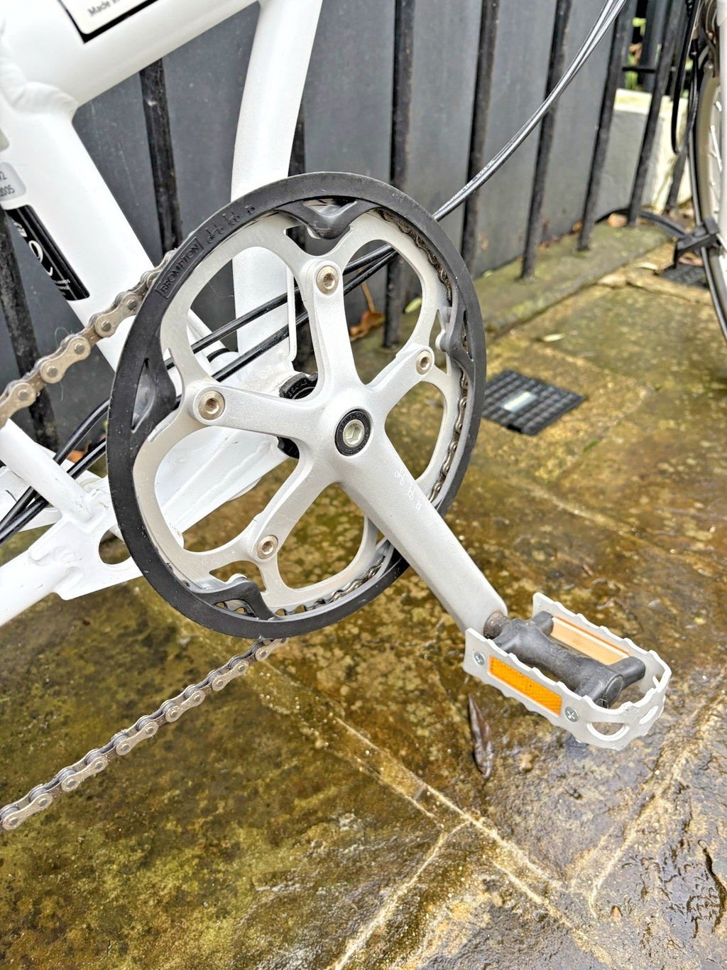 Brompton H3L 2013 White H Bars 3-Speed + ABUS Granit 53 Quad Lock Pumps Bag