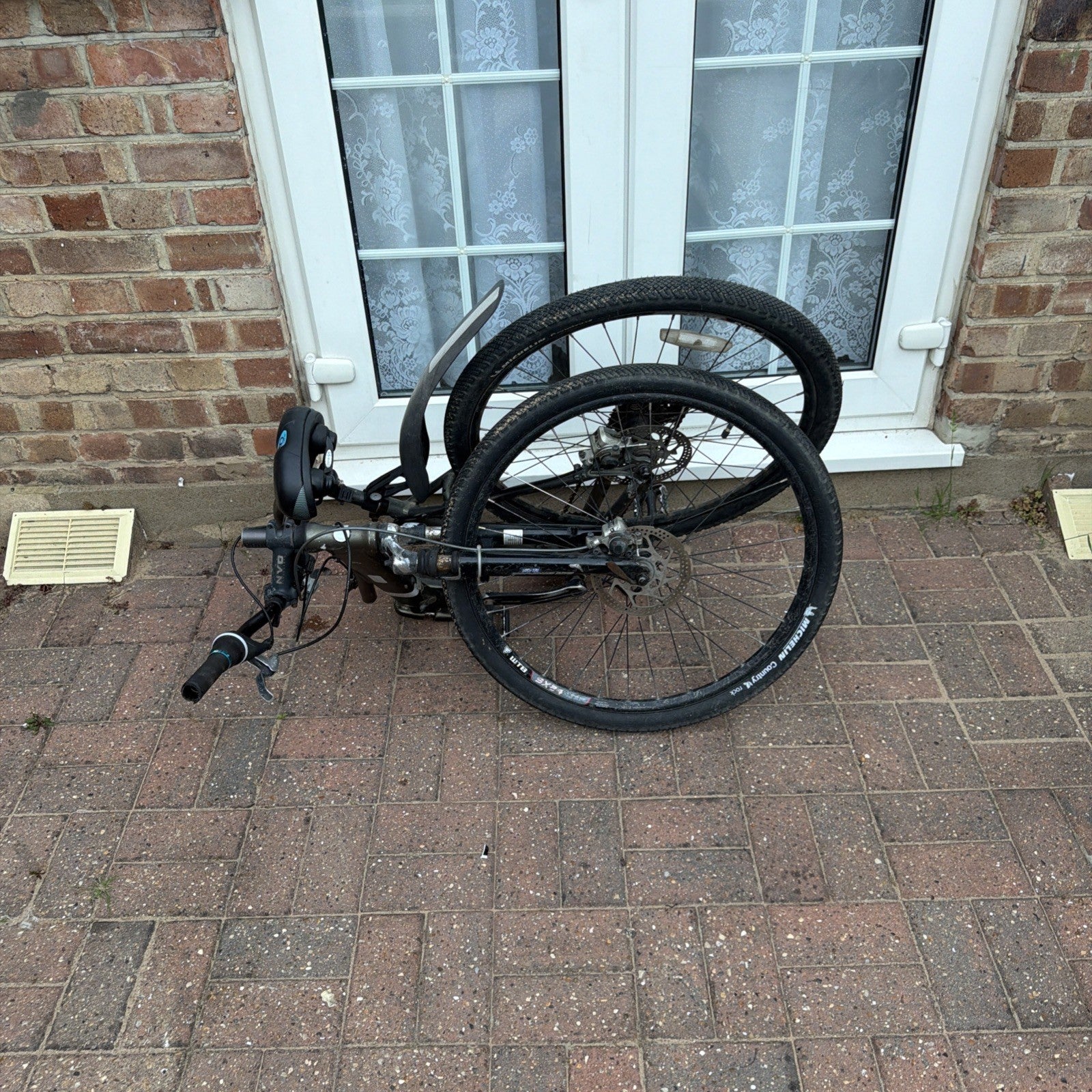 Dahon Matrix Joe Murray Folding bike 26” Wheel 24 spd Rockshox forks . FAULTY