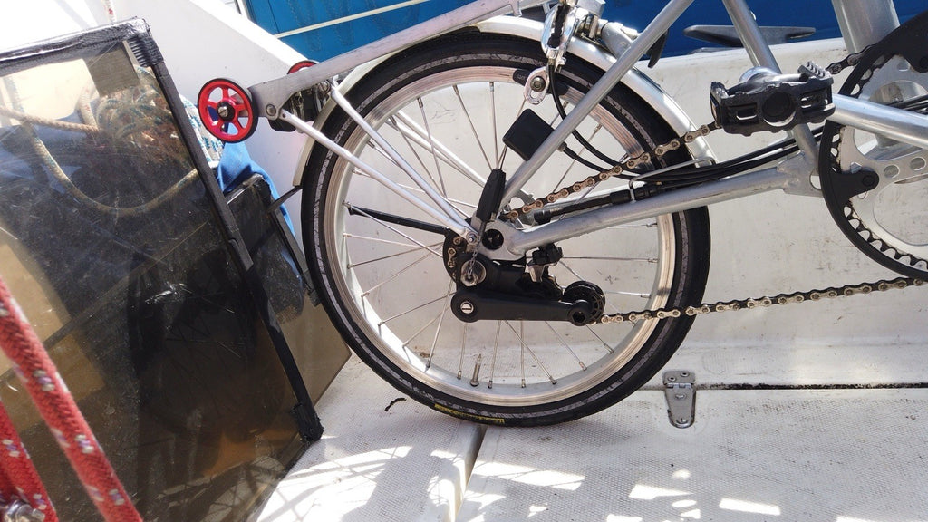 Brompton M6R Folding Bike 16in Silver w/ Front Bag and Carry Bag. Pump, Light.