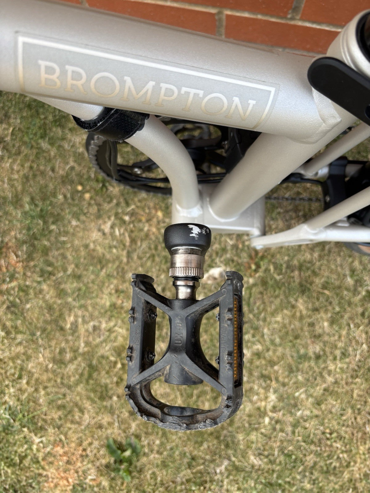 Brompton G Line Medium Folding Bike 8-Speed, Traildust White