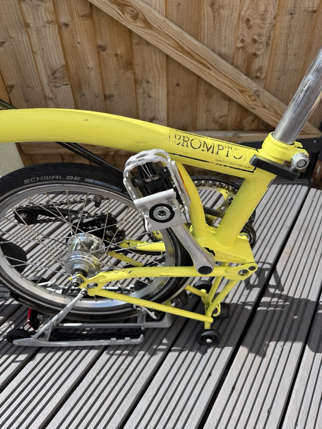 Brompton M6R Folding Bike - 6 Speeds - Yuzu Lime Rear Rack Carrier Block